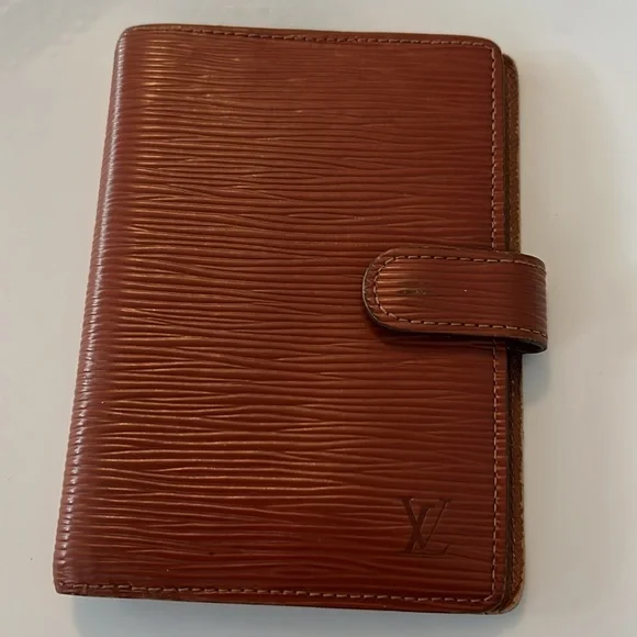 Louis Vuitton Epi Leather Brown Agenda Wallet Passport Holder with LV Stickers - Picture 14 of 14